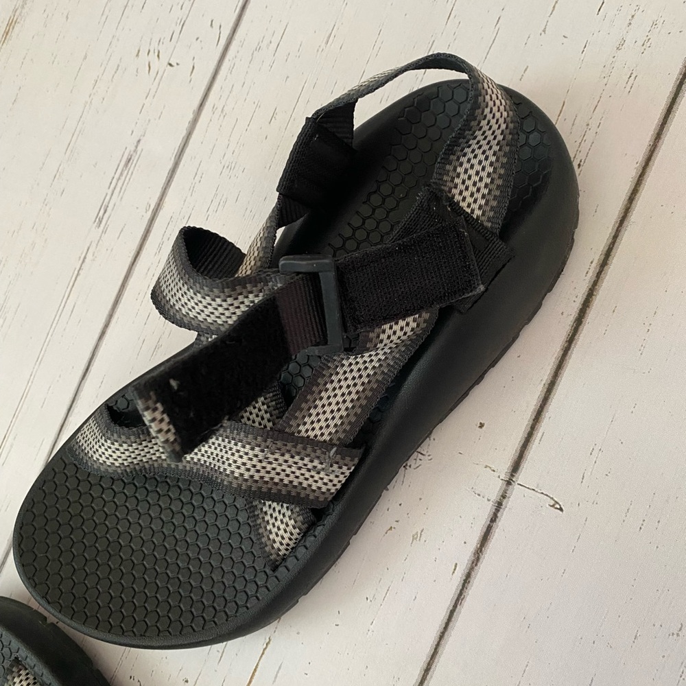 Women’s ozark trail sandals size 8 - Picture 4 of 5